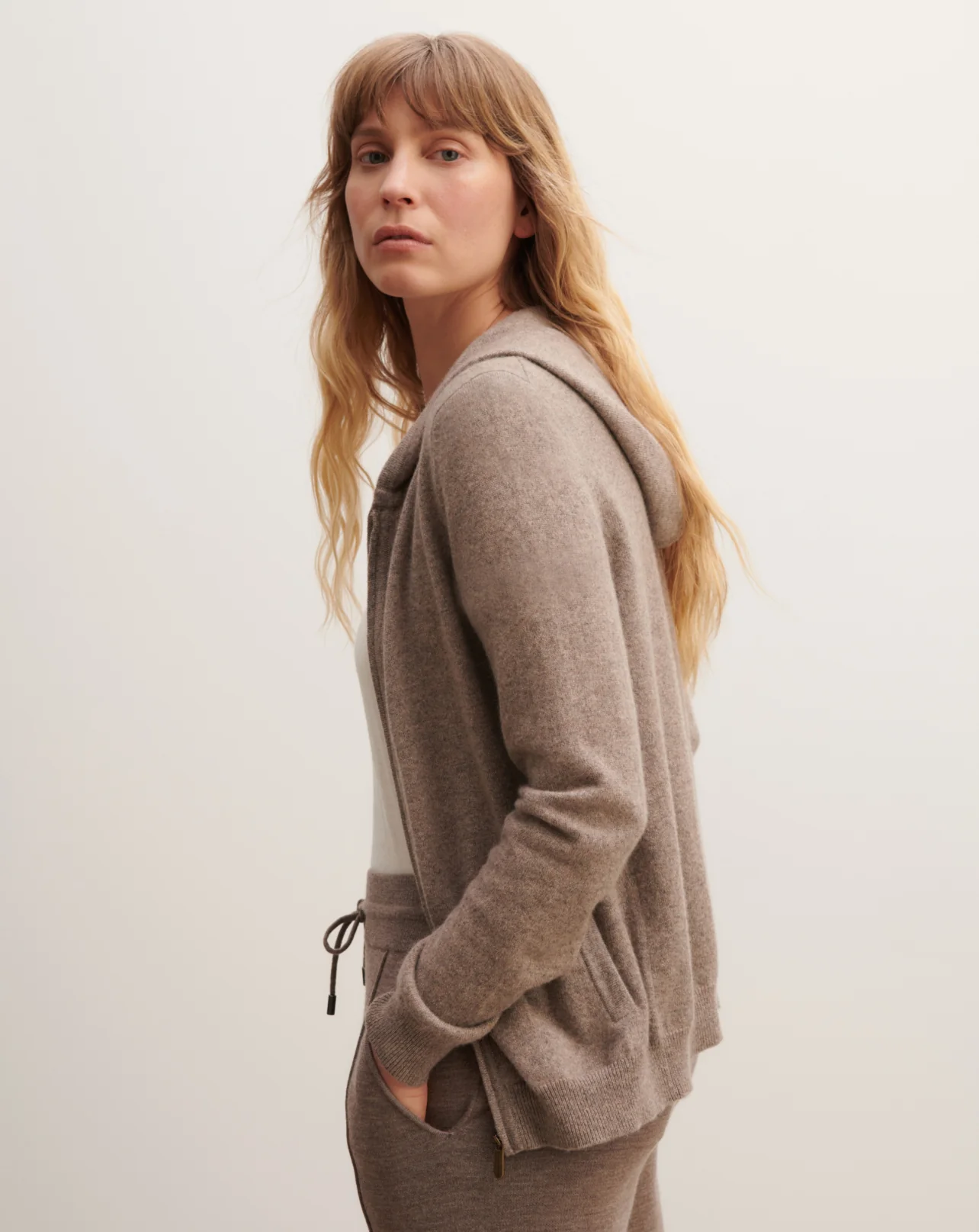 Pull à capuche zippé - Image 2