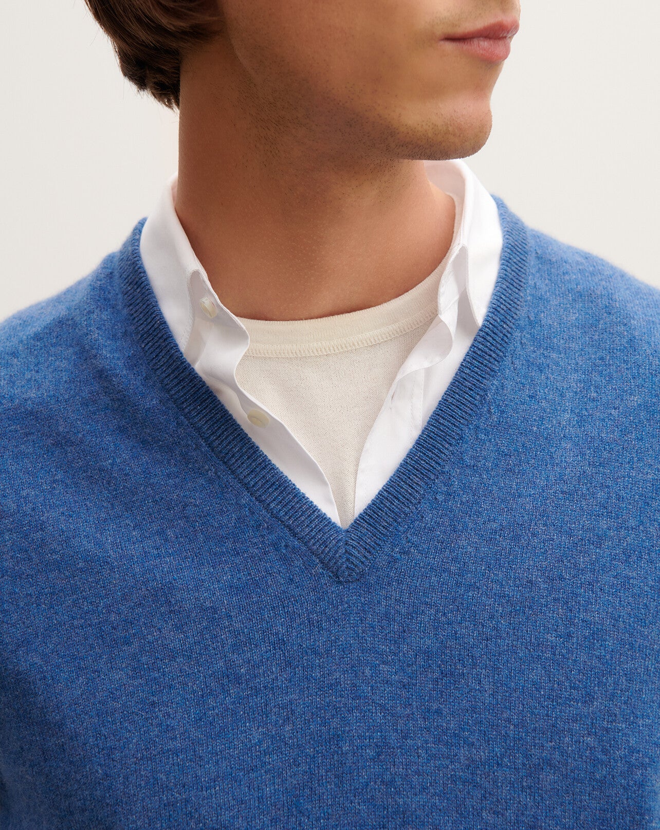 Pull col V sans manches - Image 4