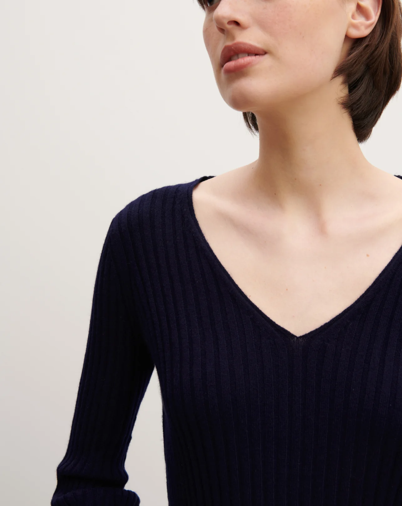Pull V à manches évasées - Image 3