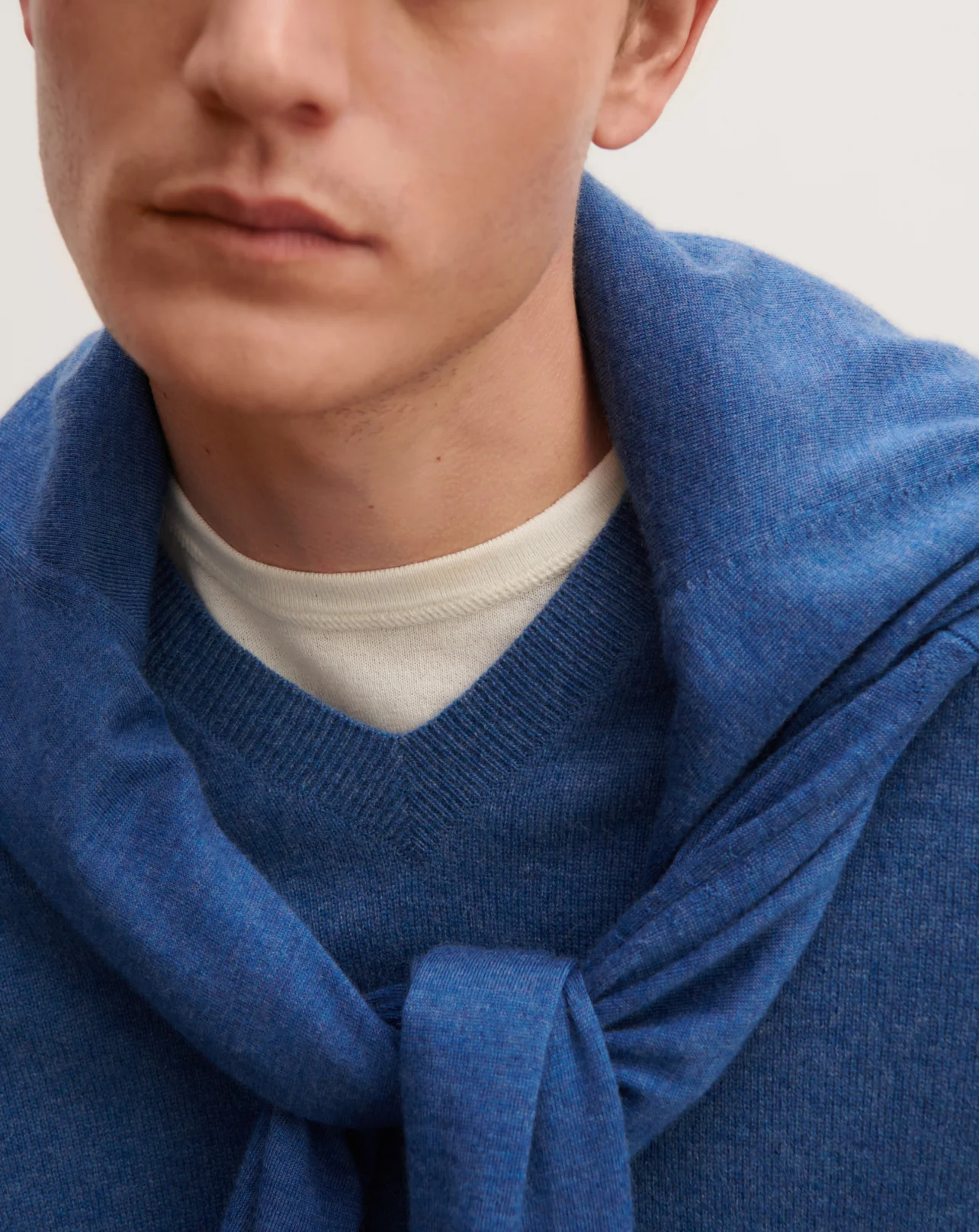 Pull V manches marteau - Image 4